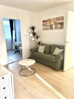 Haven Park - Appartement entier spacieux de 4 chambres 10 min RER D, 35 min de Paris, NETFLIX, FIBRE OPTIQUE, PLACE DE PARKING